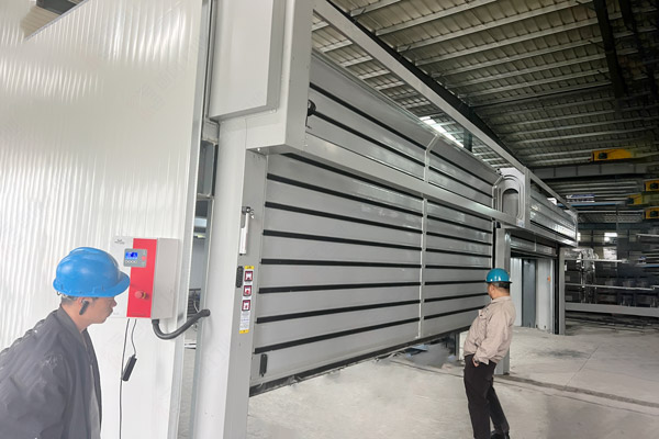 喷砂房设备卷帘门