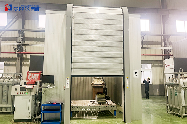 机械手臂工作间设备卷帘门